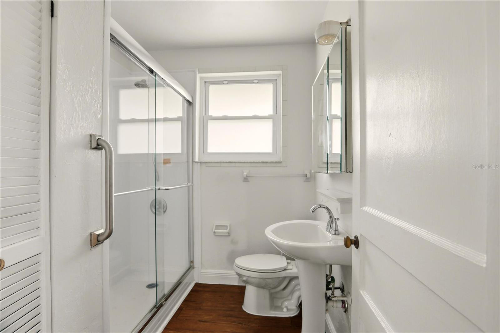 404 W Whidden St Property Photo 18