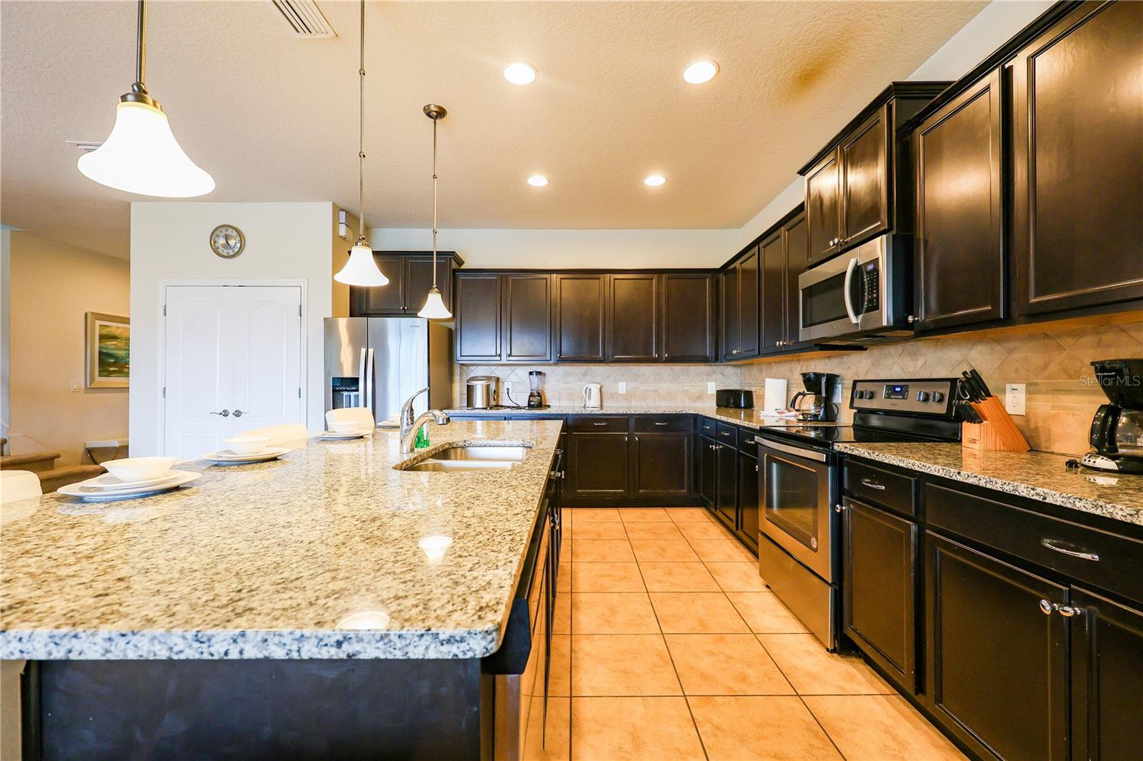 8811 Macapa Dr Property Photo 3