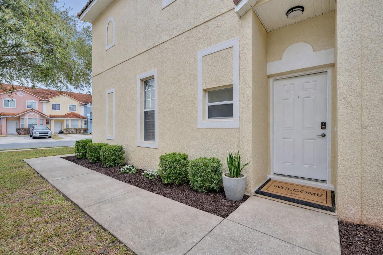 1172 S Beach Cir Property Photo 1