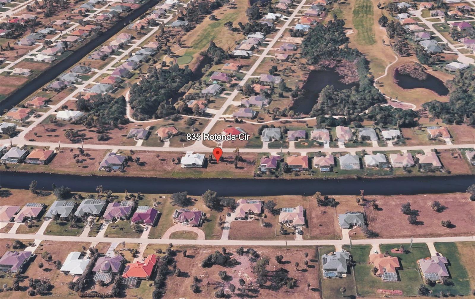 835 Rotonda Cir Property Photo 4