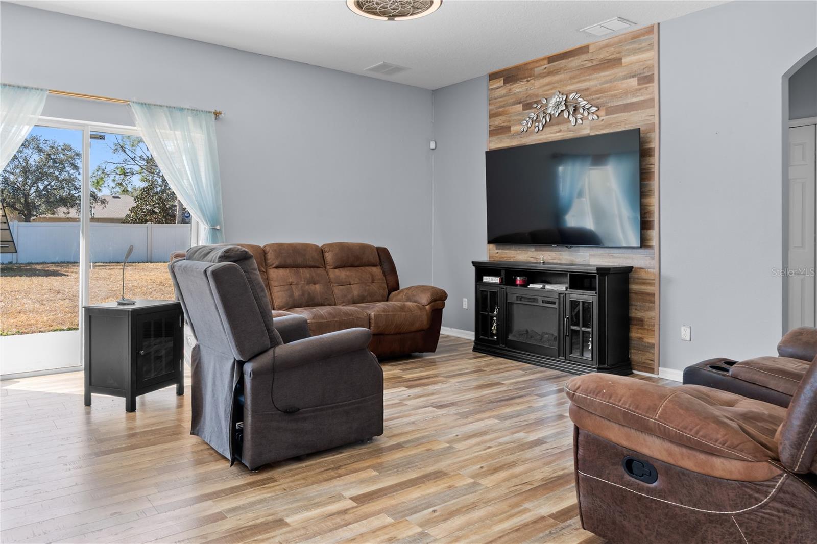 3663 Daydream Pl Property Photo 6