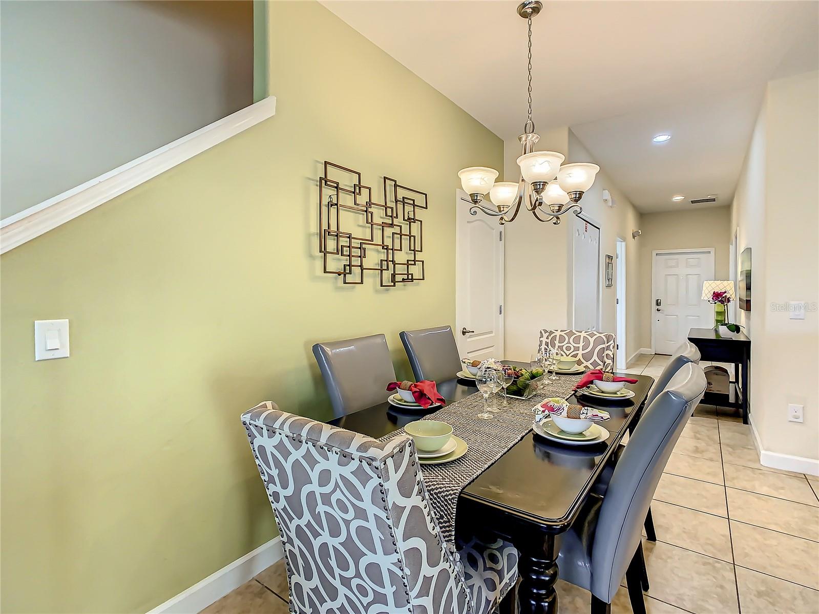 3039 Beach Palm Ave Property Photo 5