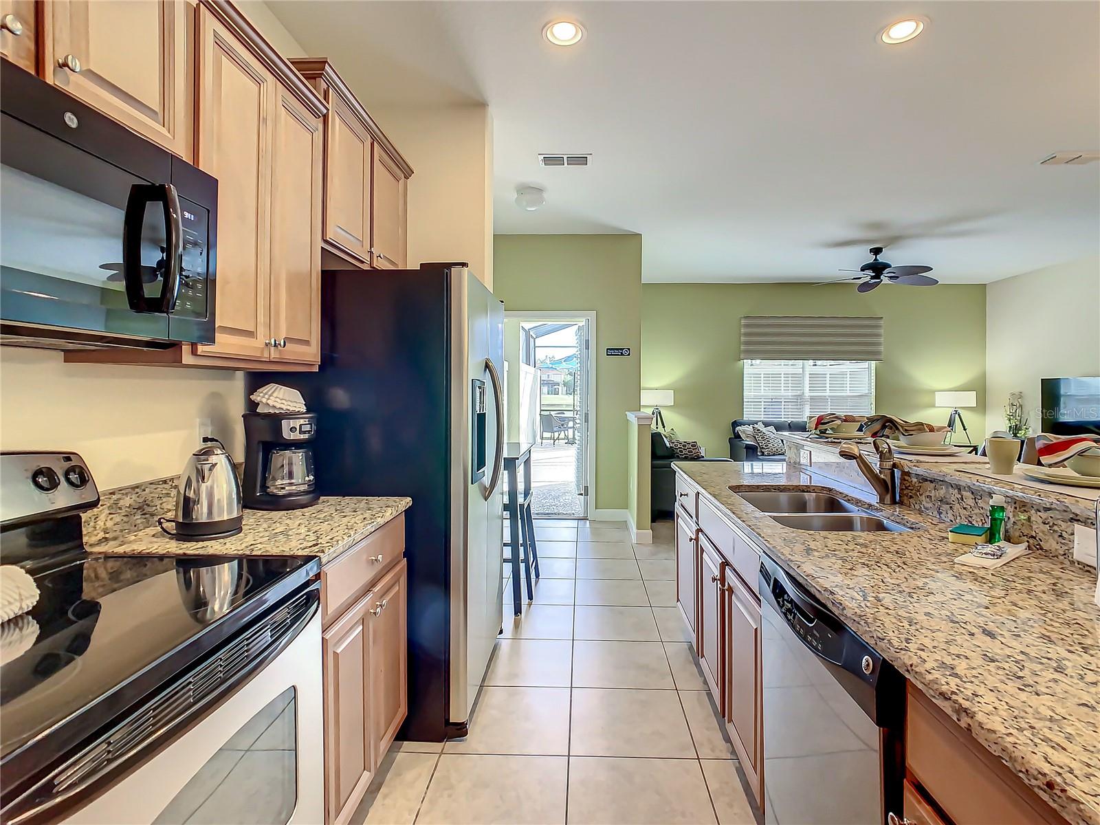 3039 Beach Palm Ave Property Photo 6