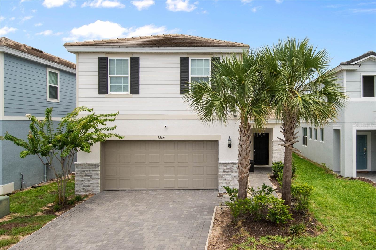 7364 Oakmoss Loop Property Photo 2