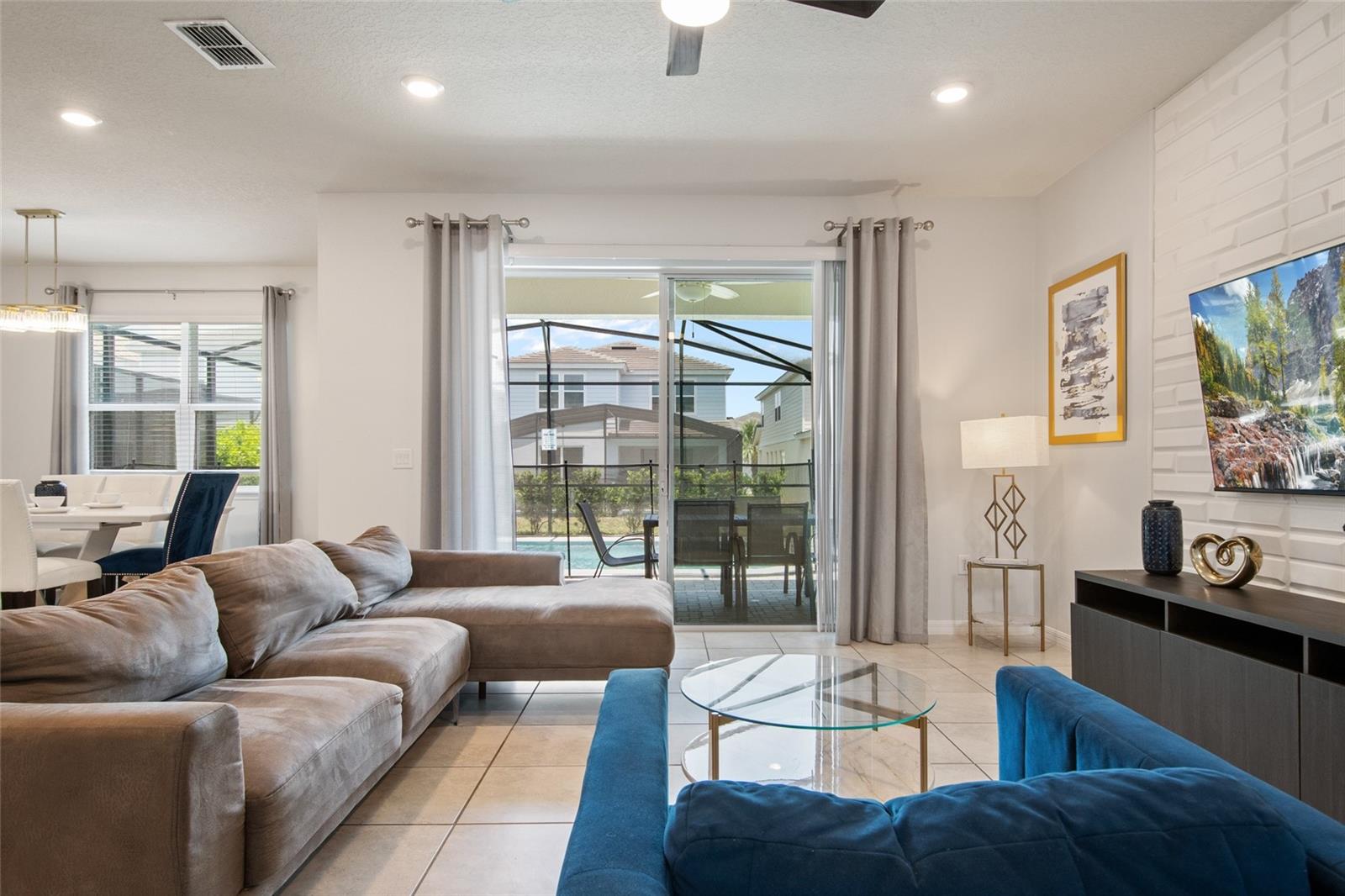 7364 Oakmoss Loop Property Photo 11