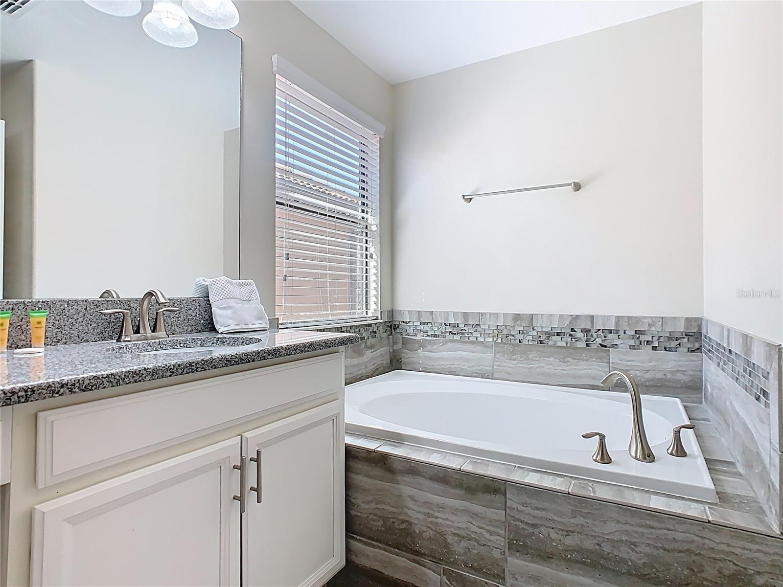 5528 Solterra Cir Property Photo 30