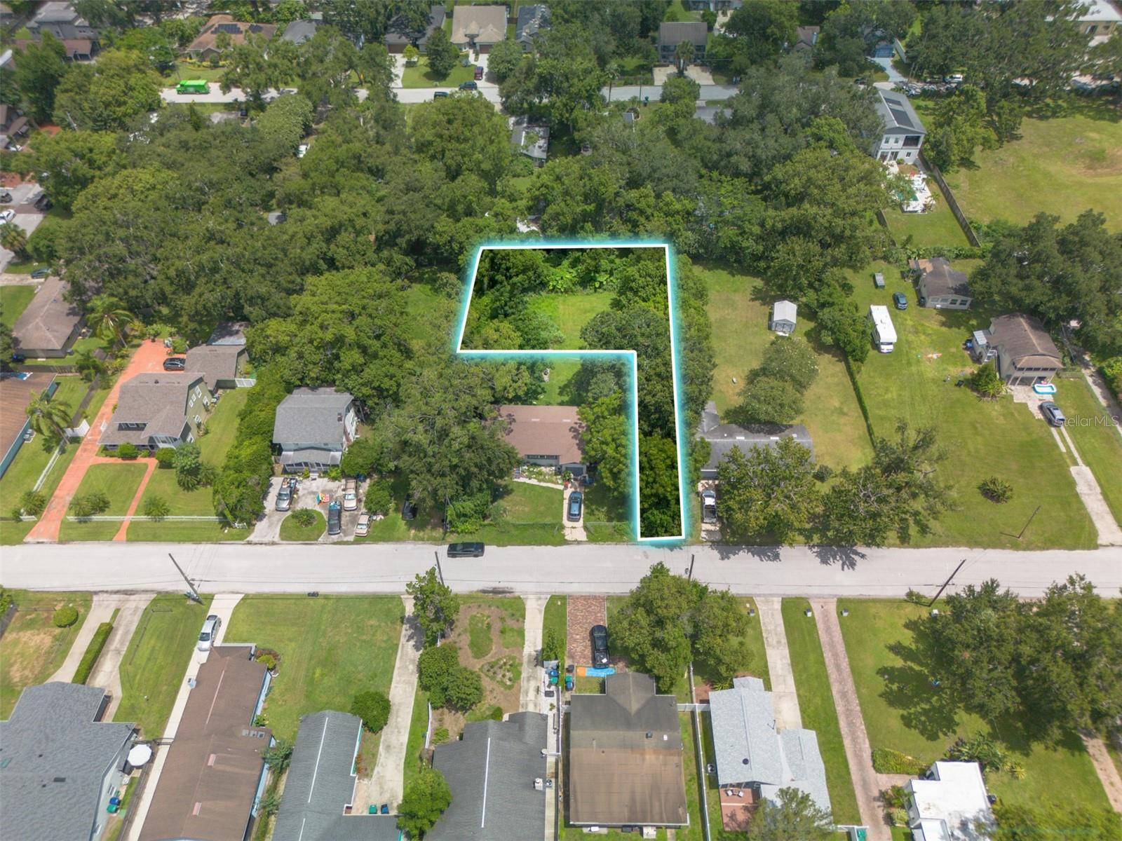 Carlton Dr Property Photo 4