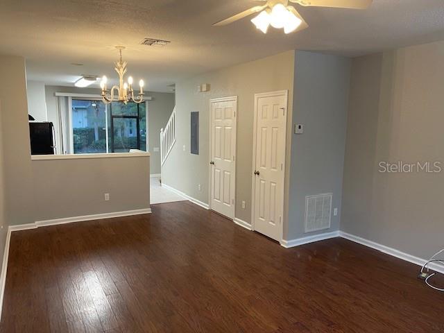 803 Shropshire Loop Property Photo 5
