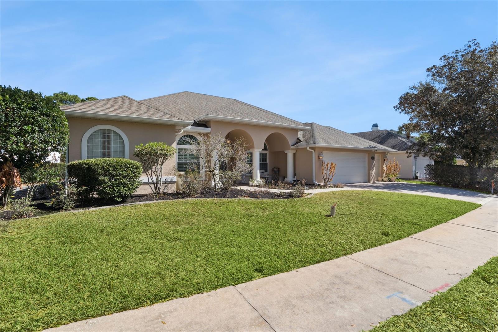1500 Edgewater Dr Property Photo 2