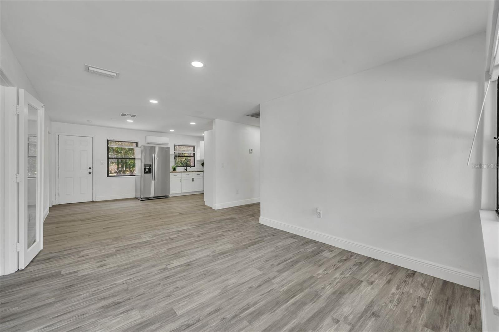 1307 Shepherd Ave Property Photo 7