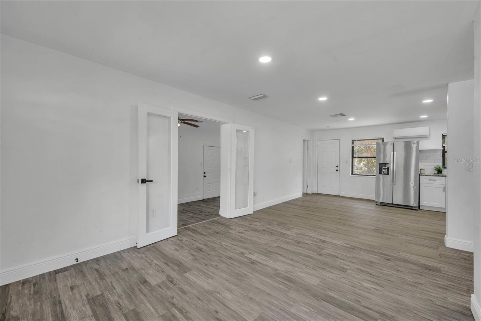 1307 Shepherd Ave Property Photo 8