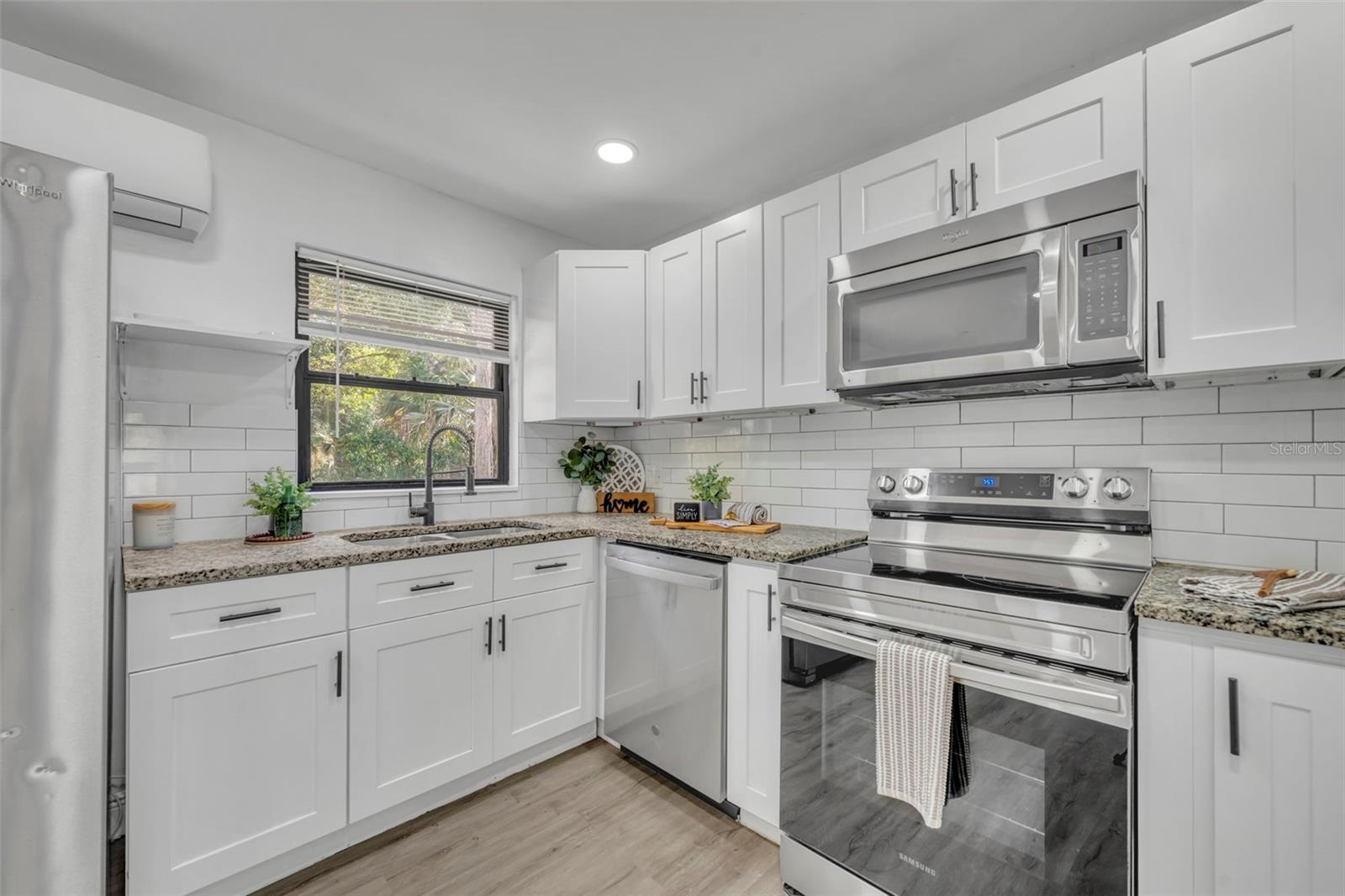 1307 Shepherd Ave Property Photo 15