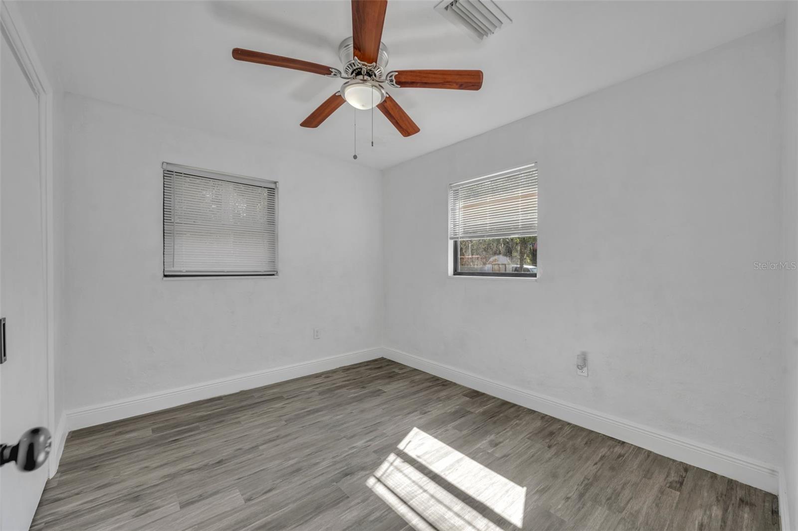 1307 Shepherd Ave Property Photo 18