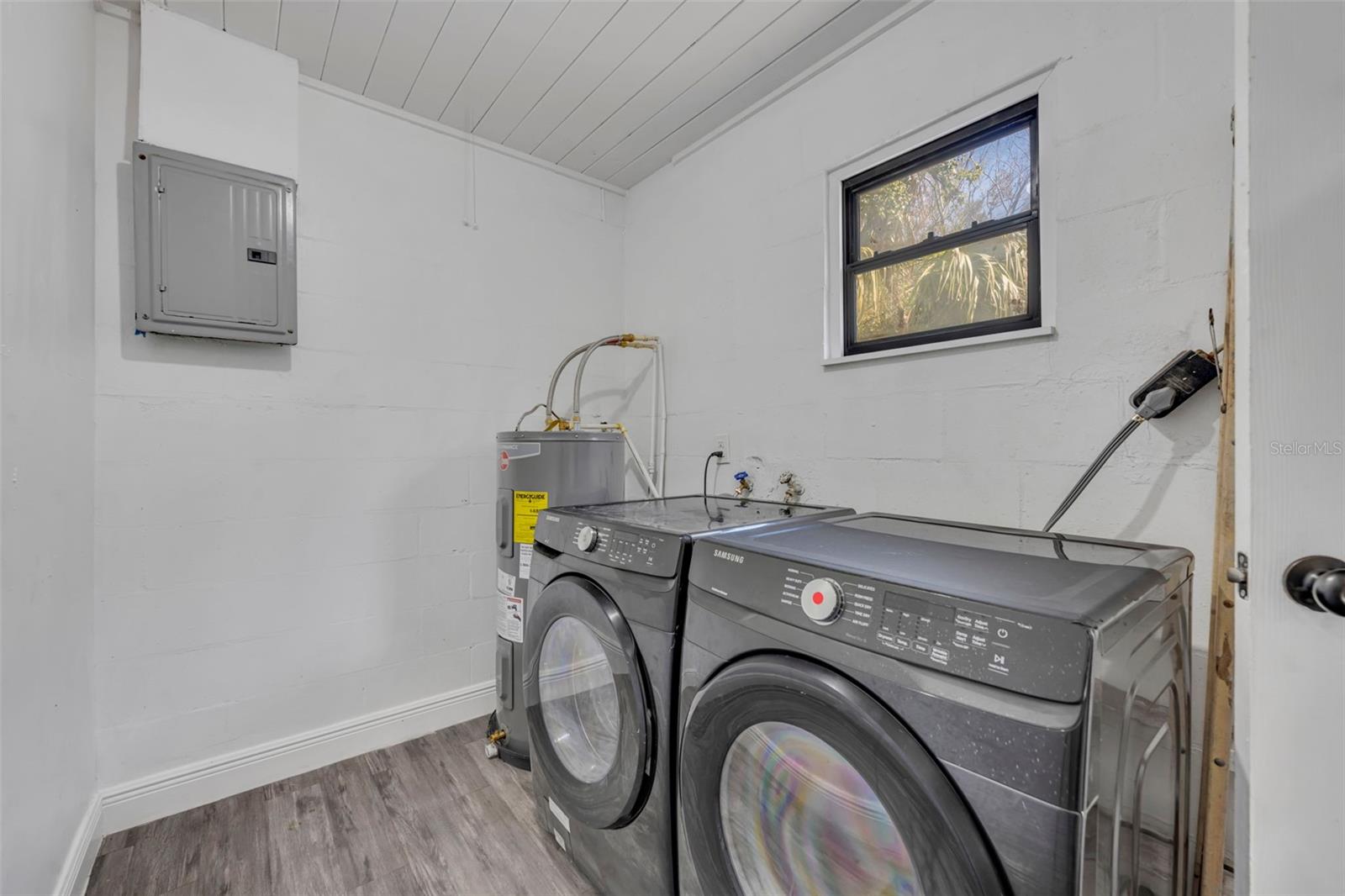 1307 Shepherd Ave Property Photo 23