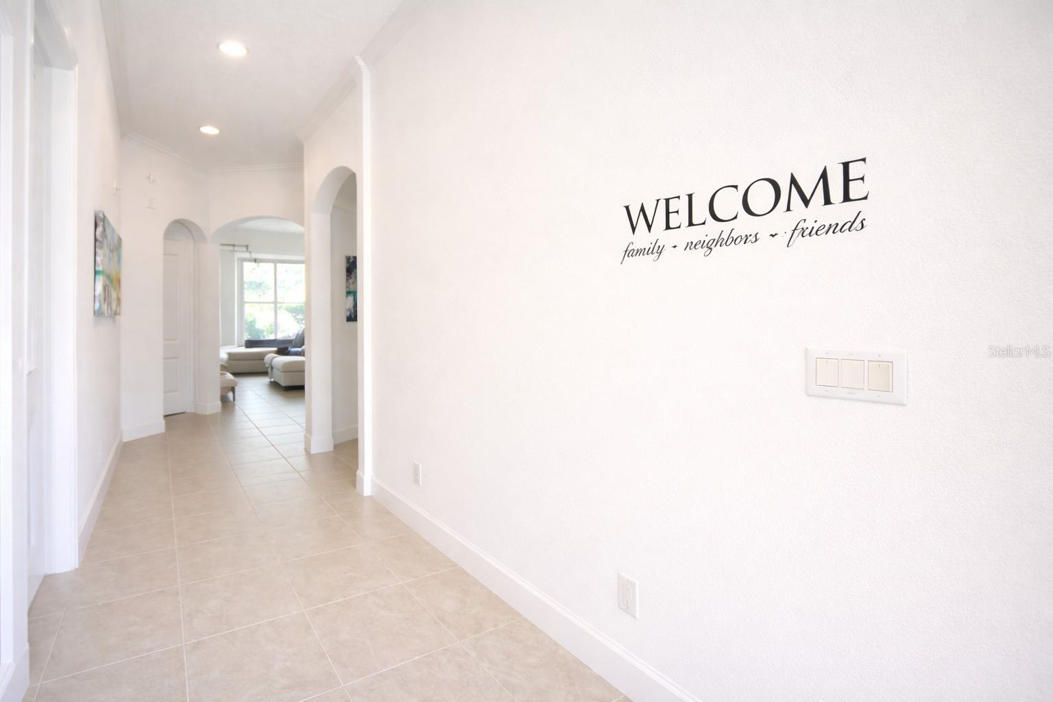 4084 Oaktree Dr Property Photo 2