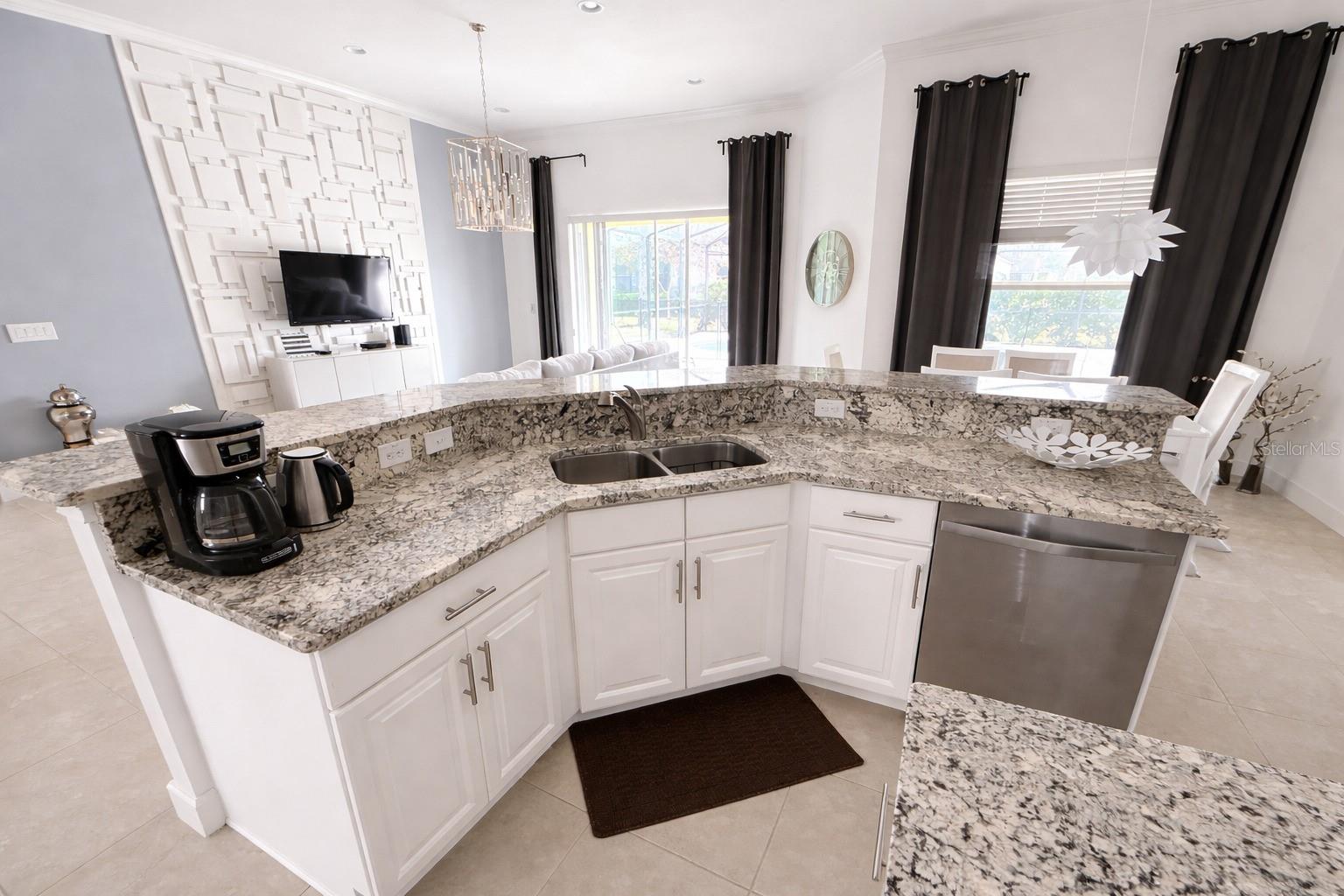 4084 Oaktree Dr Property Photo 10