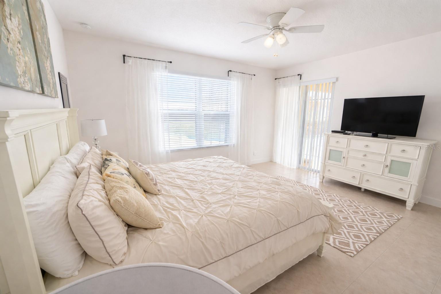 4084 Oaktree Dr Property Photo 16