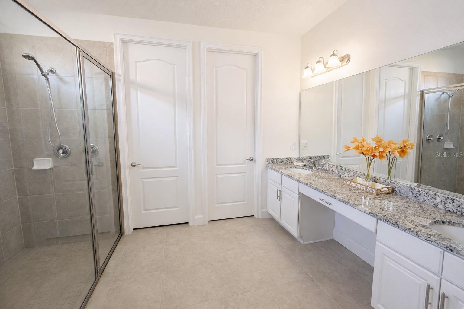 4084 Oaktree Dr Property Photo 21