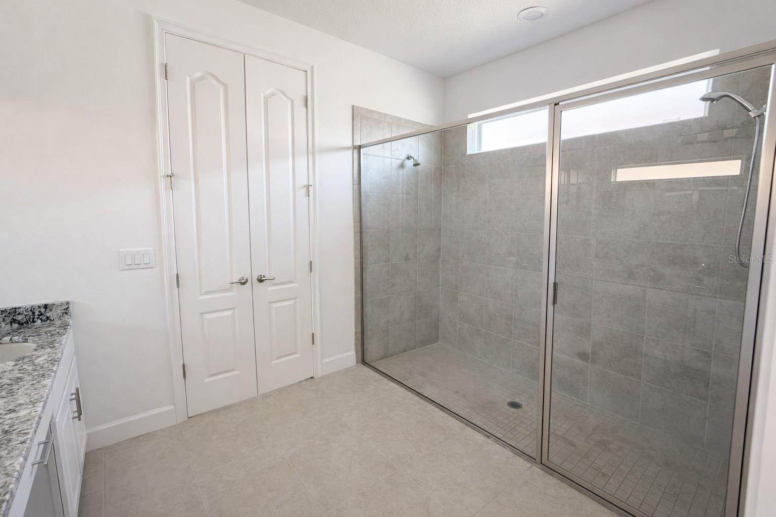 4084 Oaktree Dr Property Photo 22