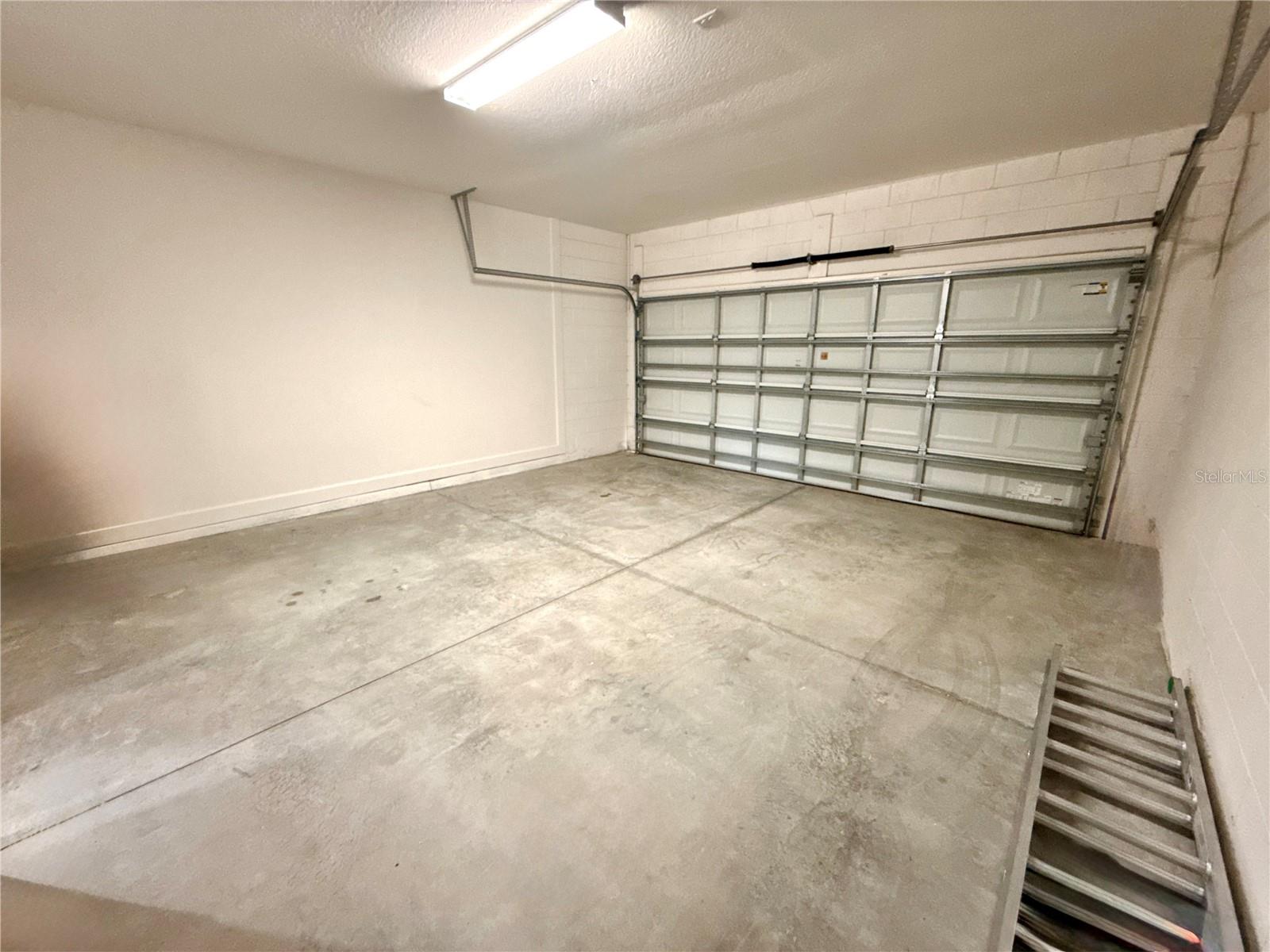 4084 Oaktree Dr Property Photo 41