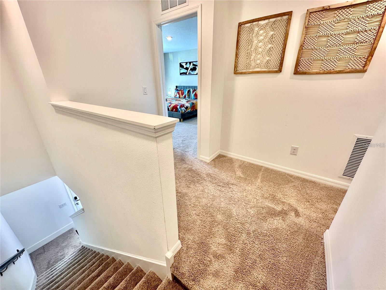 1047 Plantation Ln Property Photo 11