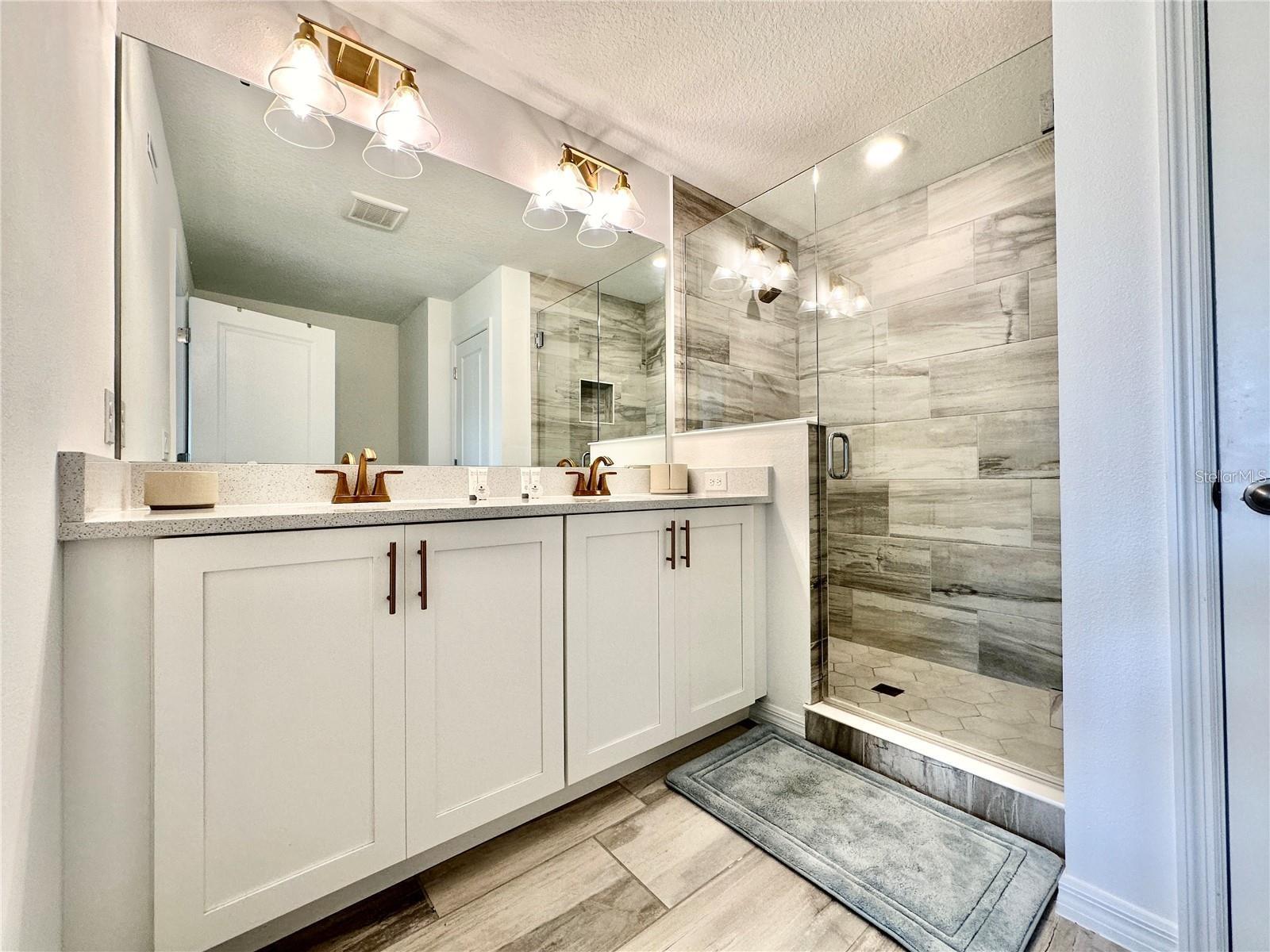 1047 Plantation Ln Property Photo 15