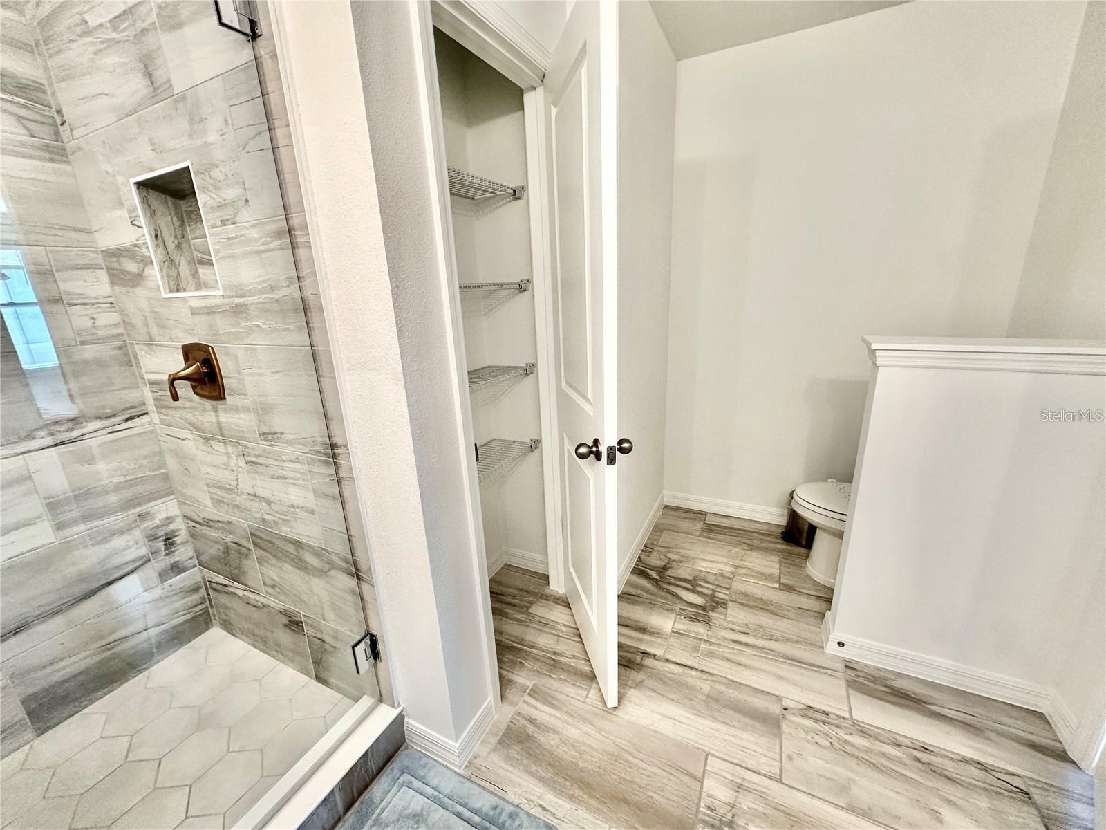 1047 Plantation Ln Property Photo 16