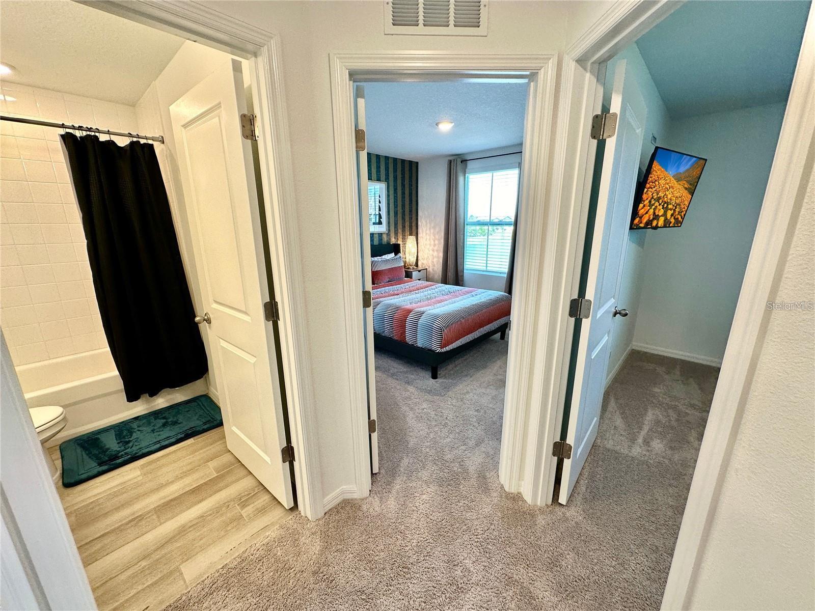 1047 Plantation Ln Property Photo 17