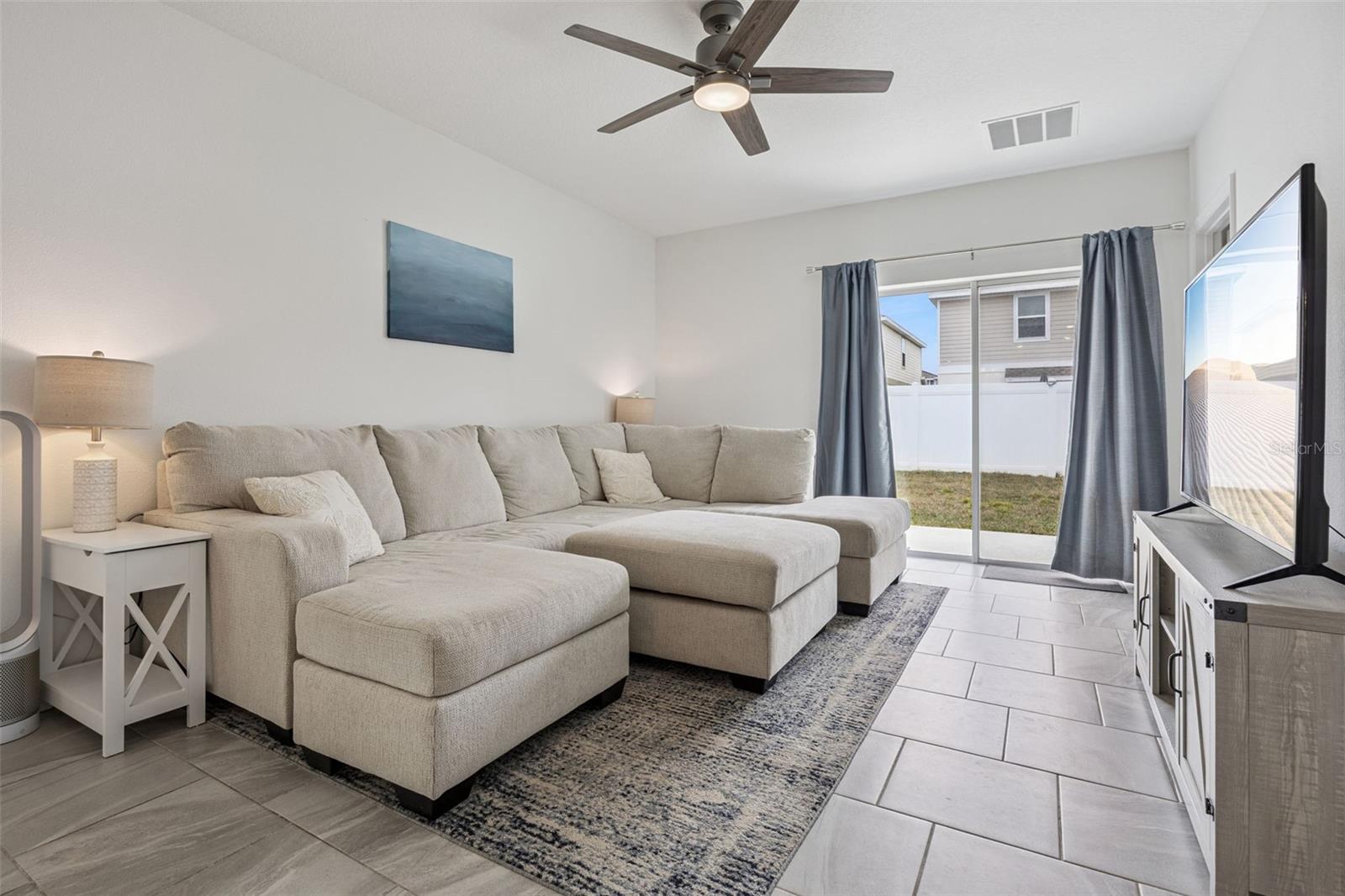 6836 Perch Hammock Loop Property Photo 9