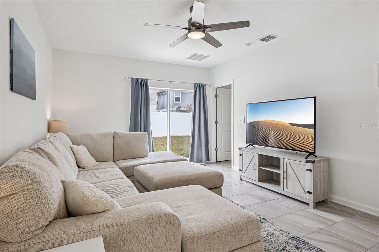 6836 Perch Hammock Loop Property Photo 11