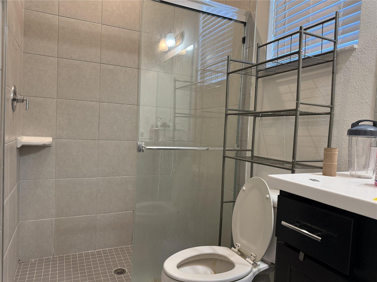 O6383928 Property Photo 24