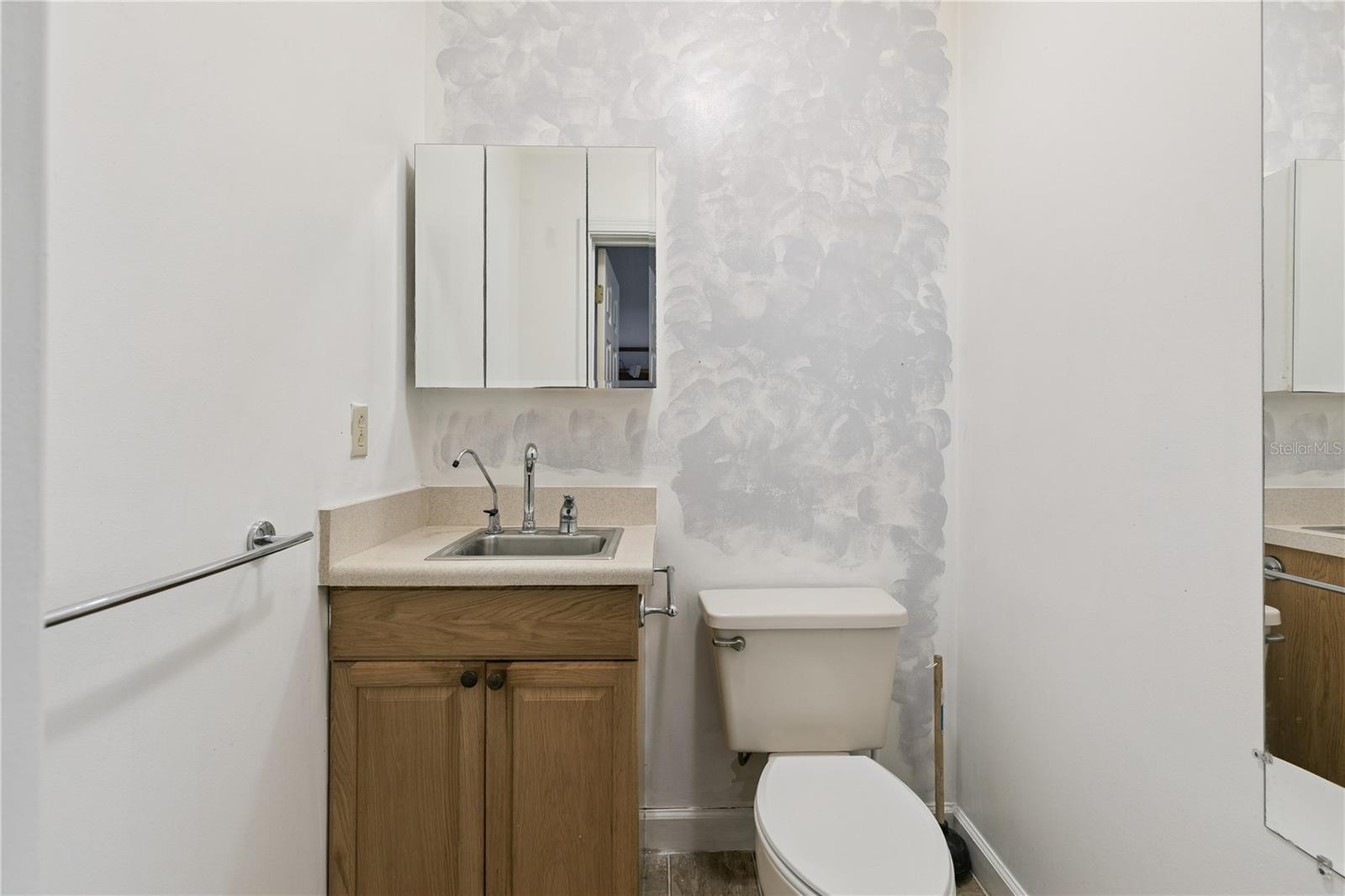 1813 Hidden Pine Ln Property Photo 32
