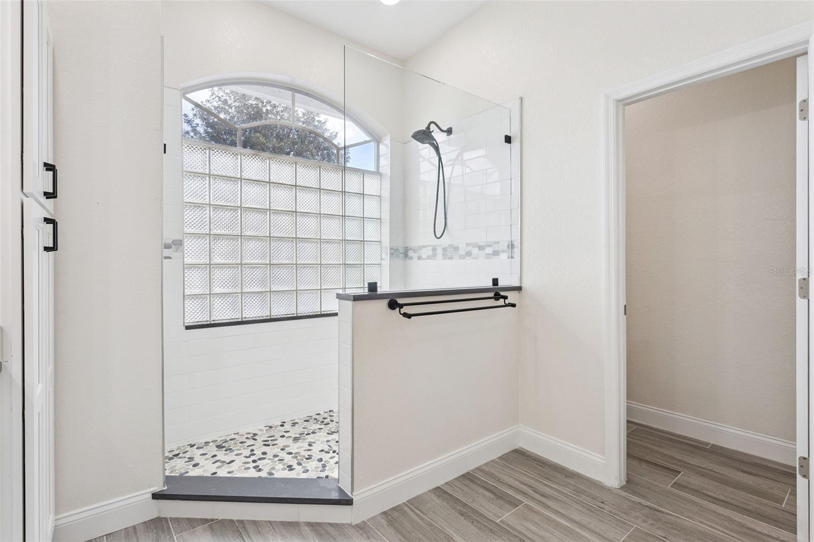 6410 Bendelow Dr Property Photo 27