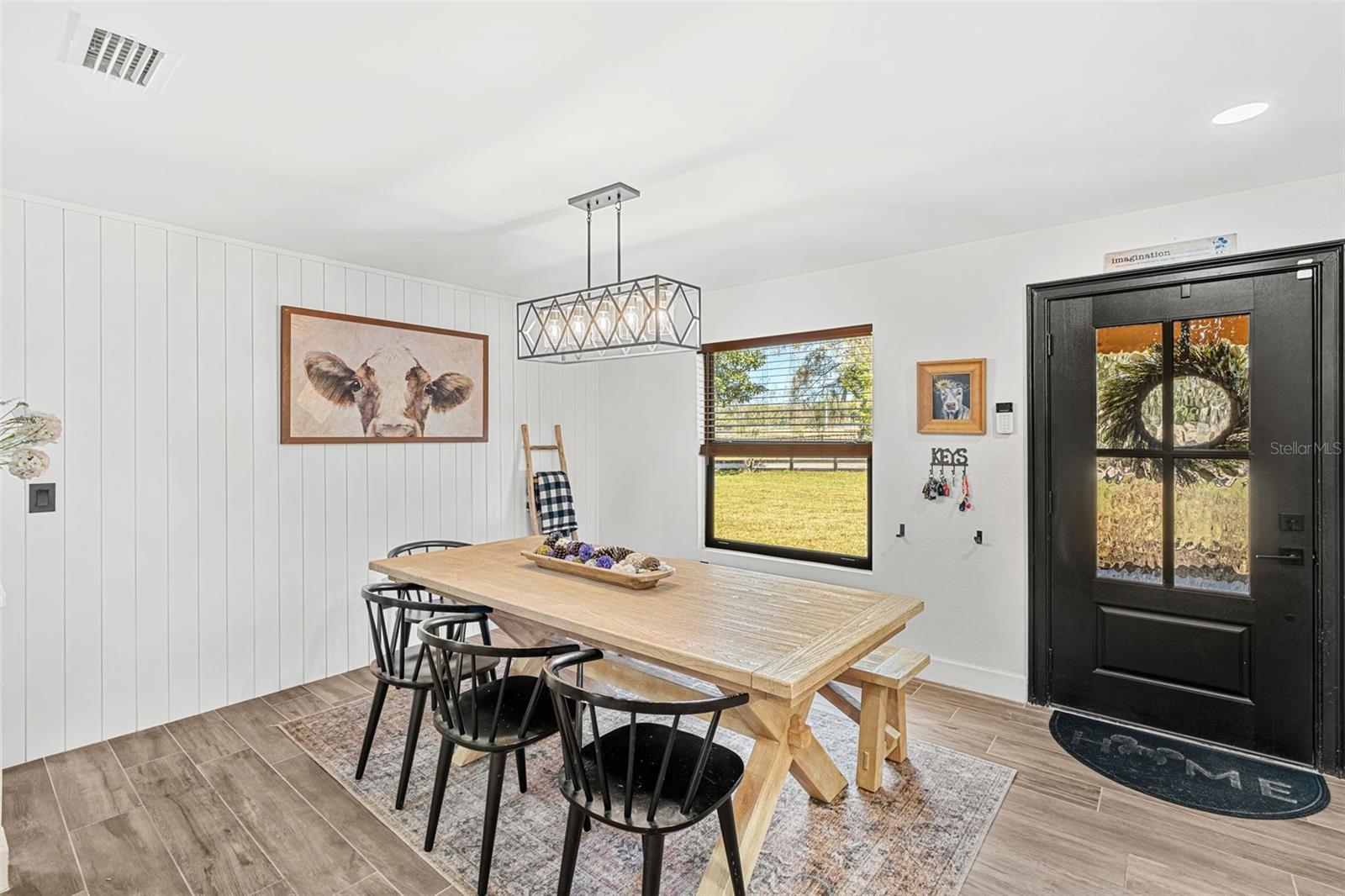 17224 Old Country Ln Property Photo 4