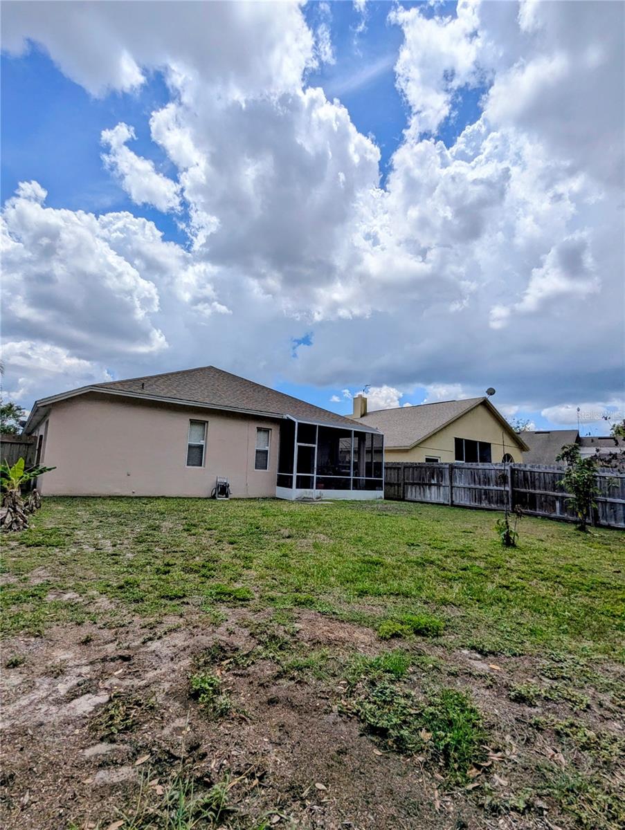 12702 Enclave Dr Property Photo 35