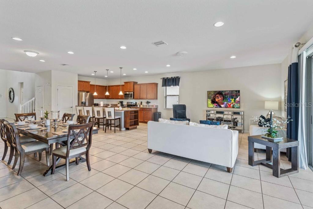 8815 Macapa Dr Property Photo 4