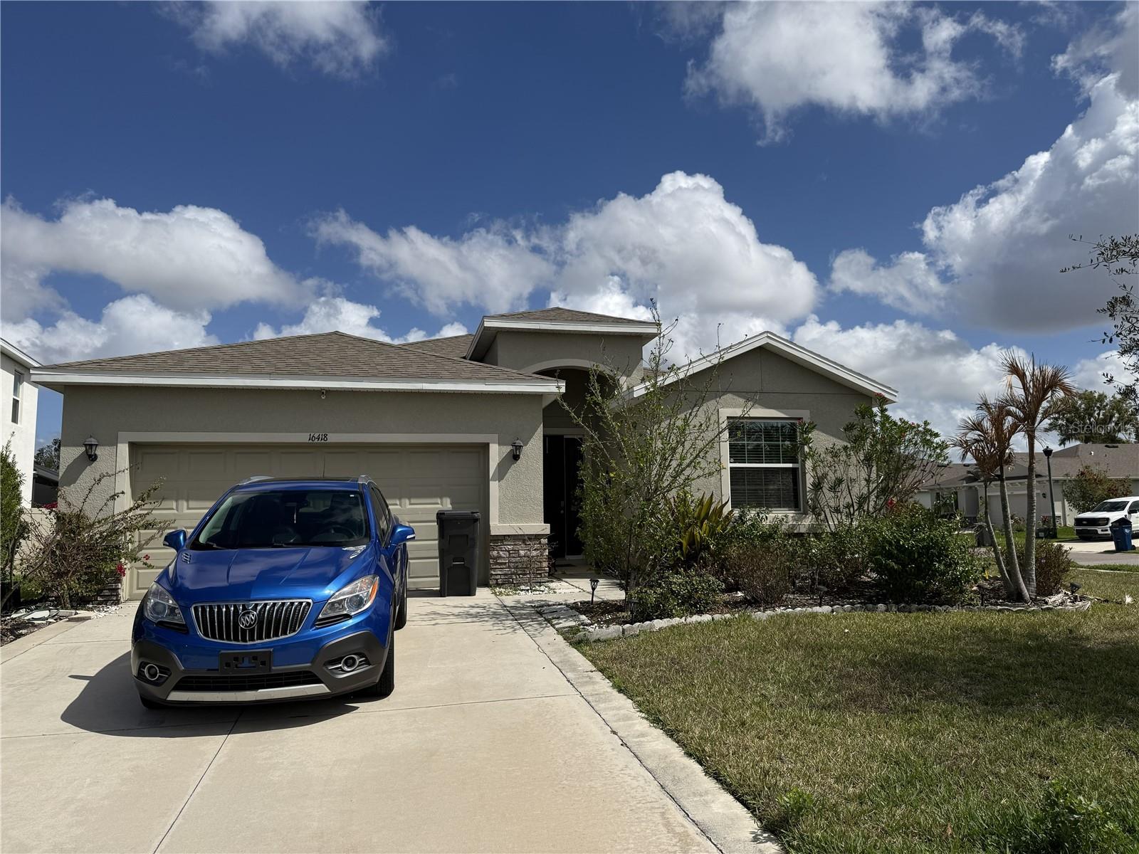 16418 Woodside Gln Property Photo 3
