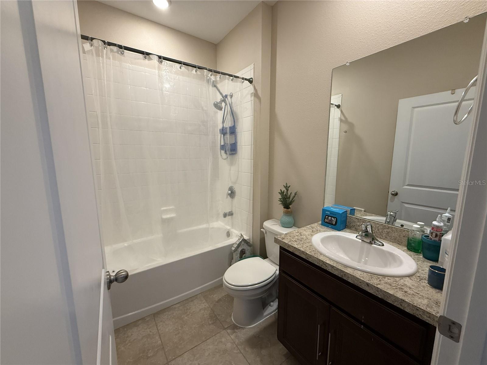 16418 Woodside Gln Property Photo 7