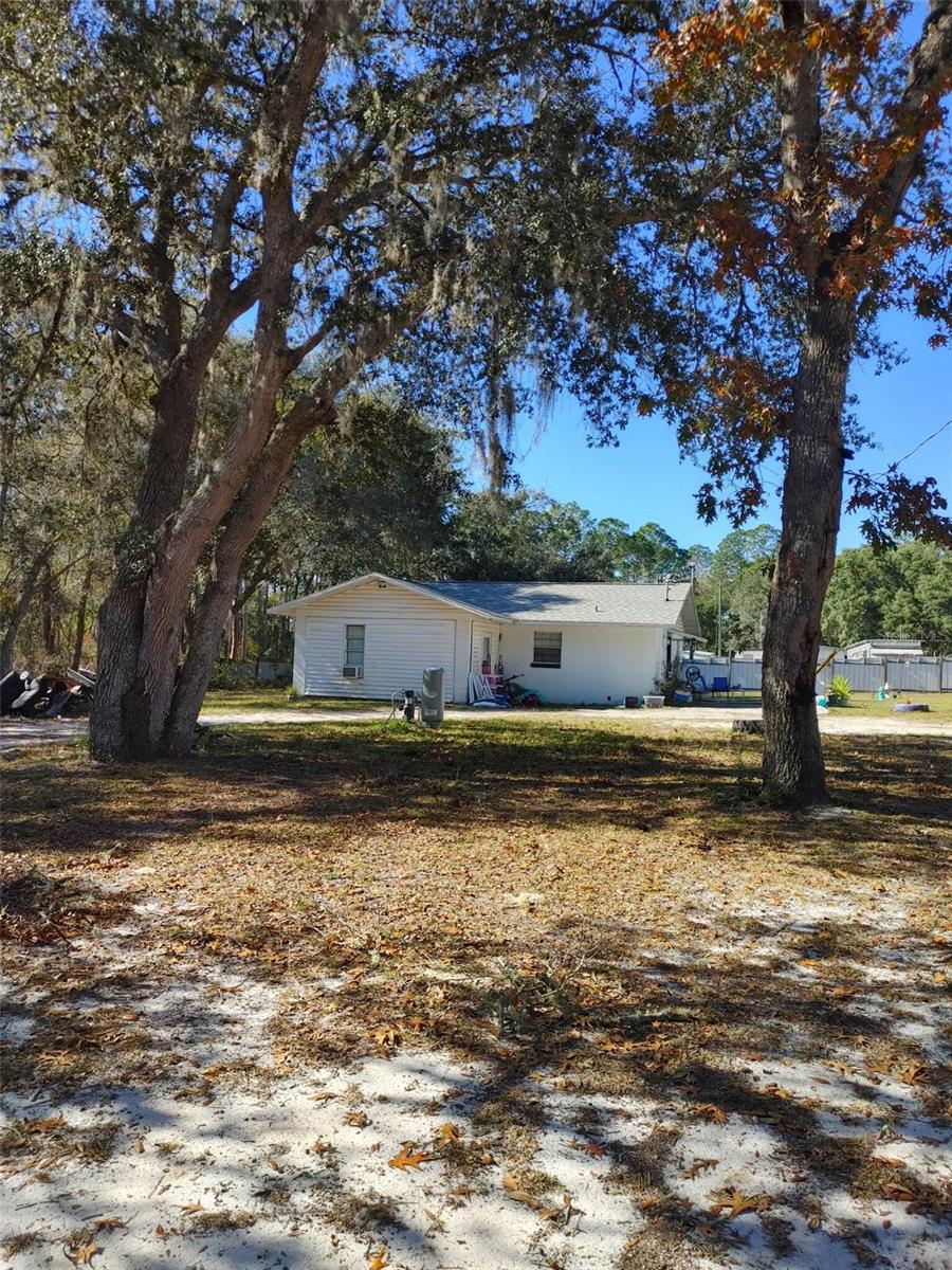 1838 Ne 145th Avenue Rd Property Photo 1