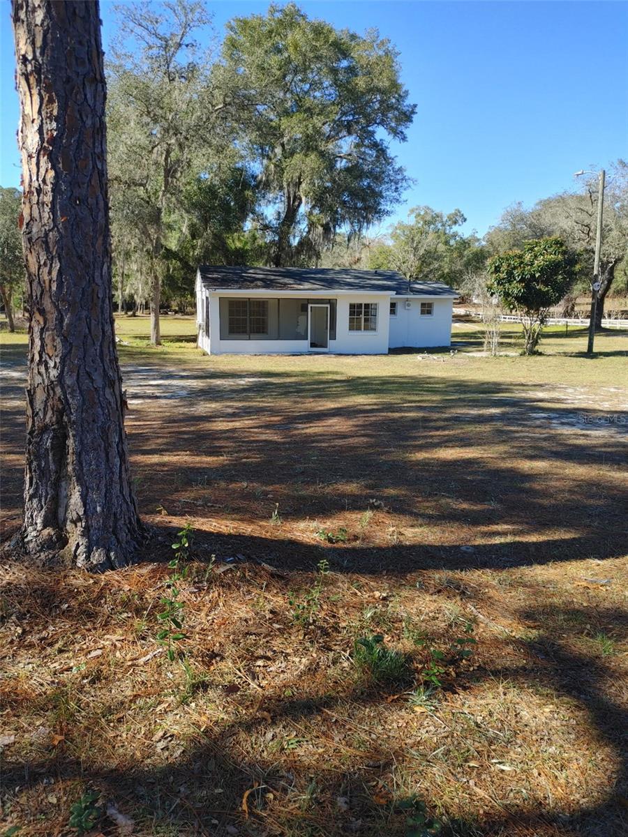 1838 Ne 145th Avenue Rd Property Photo 2