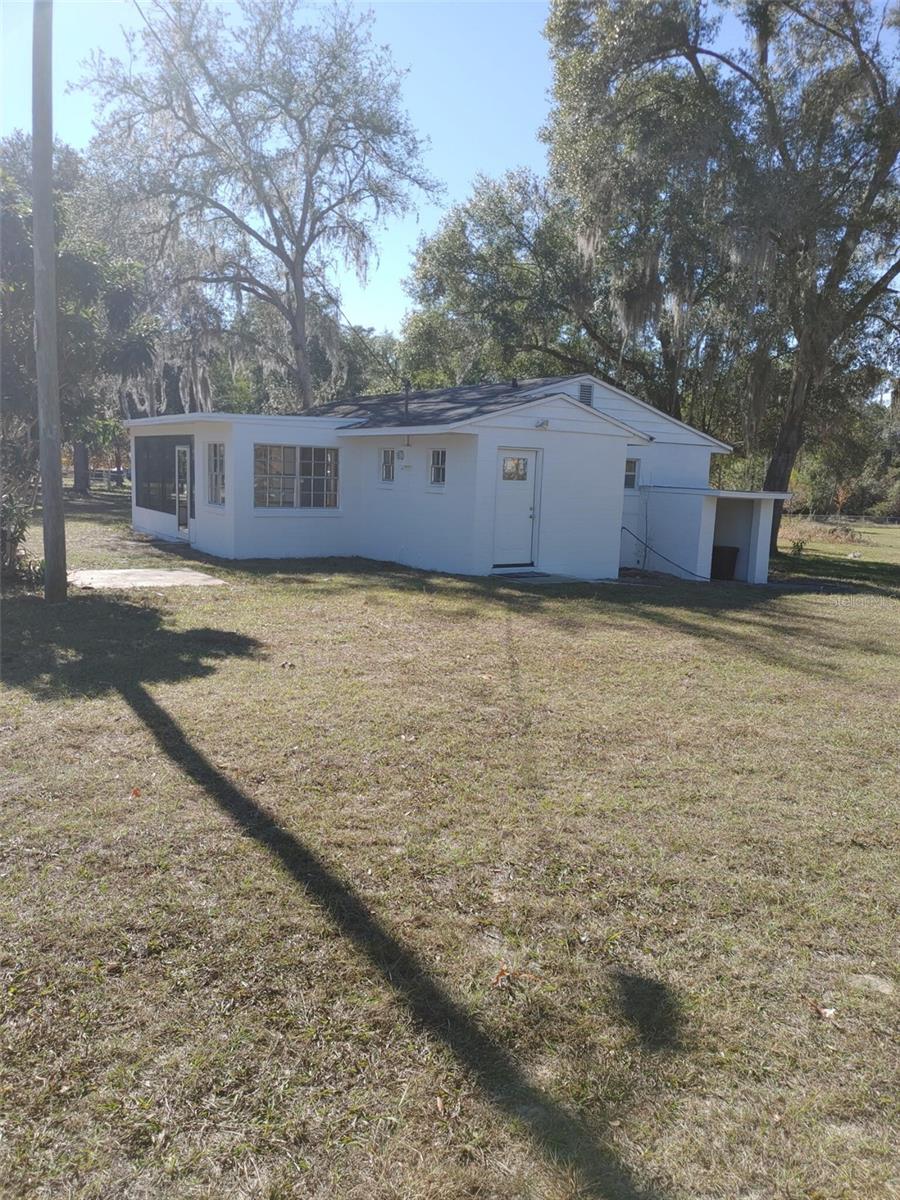 1838 Ne 145th Avenue Rd Property Photo 7