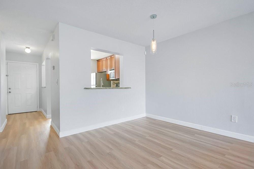 9513 Darien Ave #9513 Property Photo 6