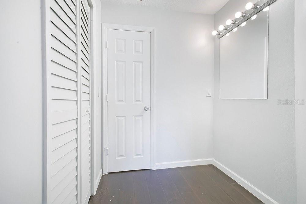 9513 Darien Ave #9513 Property Photo 11