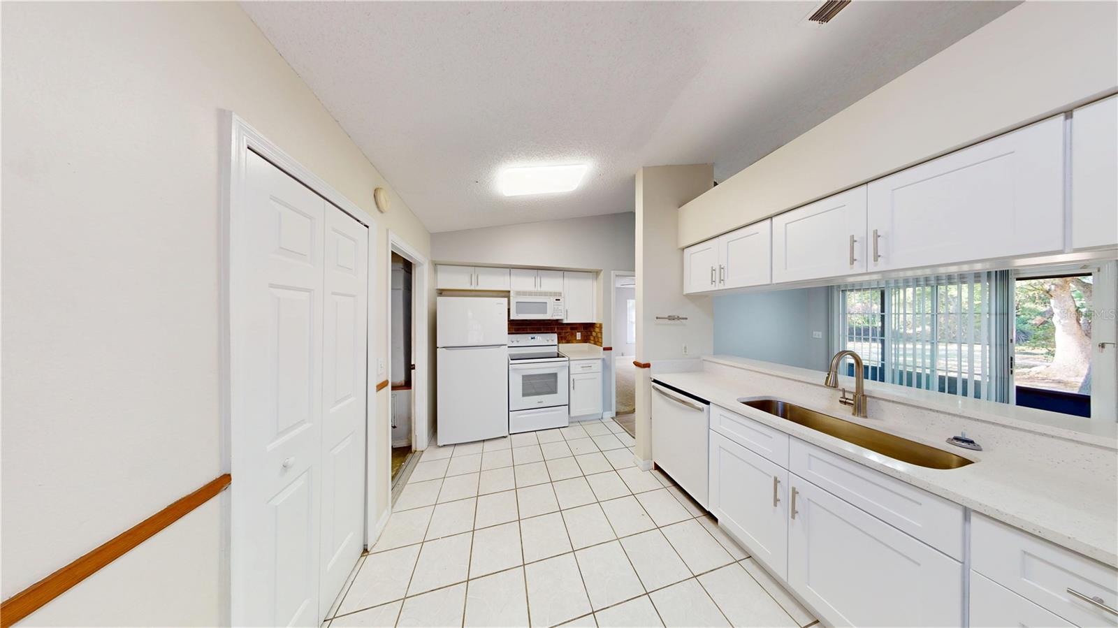 1740 Whipple Dr Property Photo 8