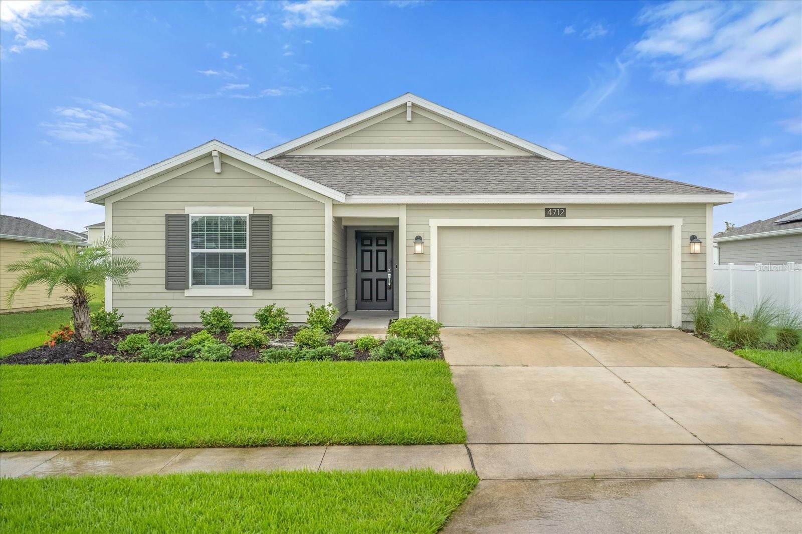 4712 Magnetite Loop Property Photo 1