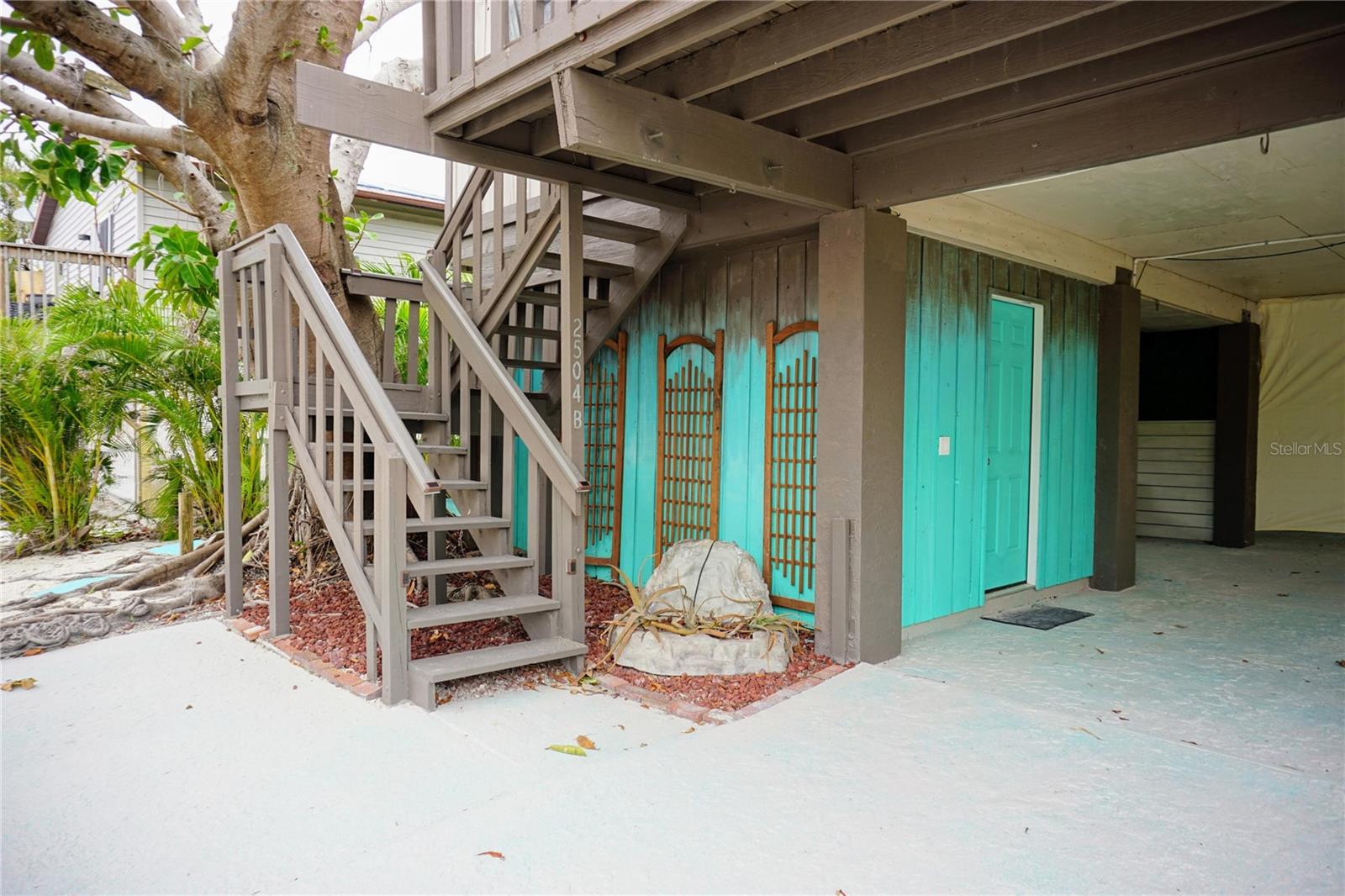 2504 Avenue B Property Photo 38
