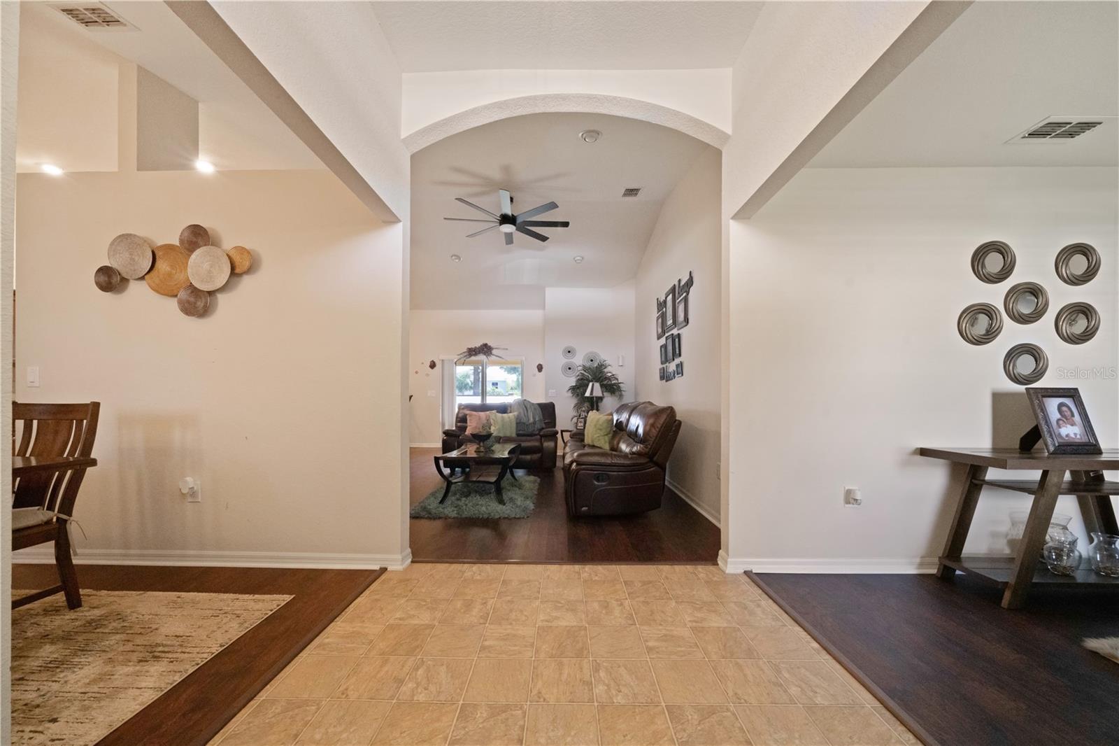 6518 Crescent Loop Property Photo 4