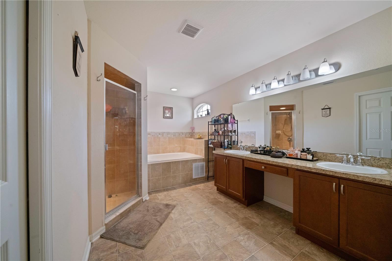 6518 Crescent Loop Property Photo 15