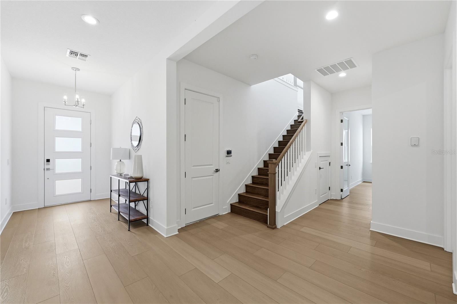 1031 Gloryland Ct Property Photo 4