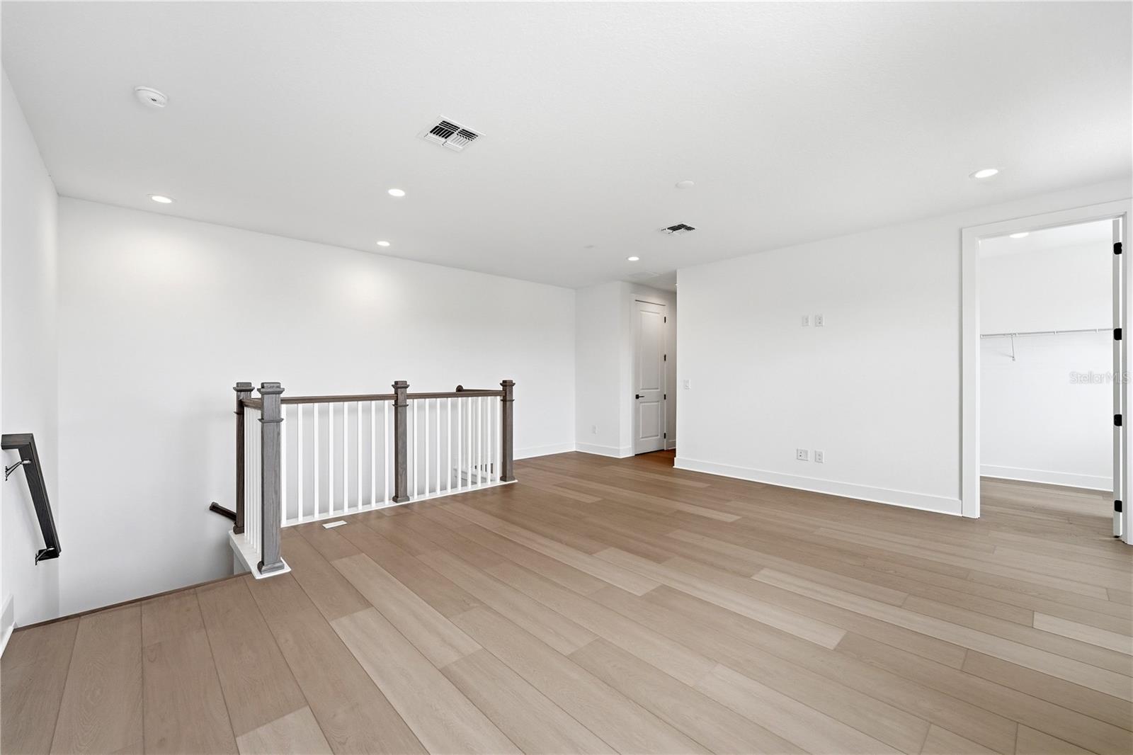 1031 Gloryland Ct Property Photo 20